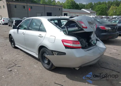 2011 Toyota Camry Se z USA, uszkodzony, nr VIN 4T1BF3EK7BU231164